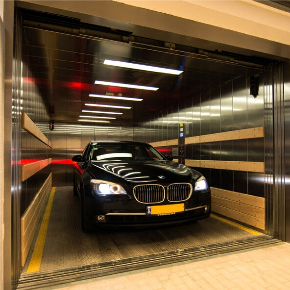 Kapalı otoparkta araç için taşıma platformu